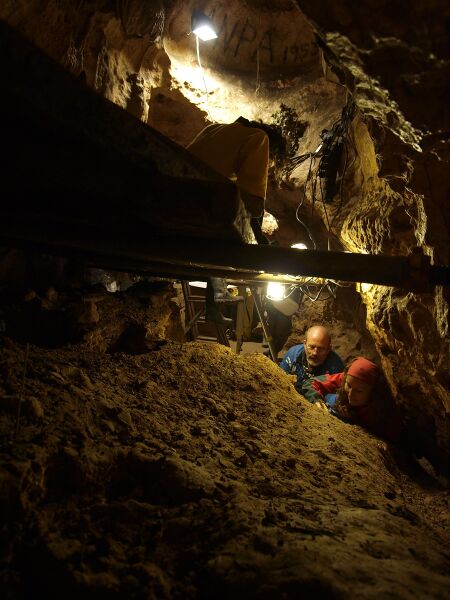 Archivo:La Sima de los Huesos.jpg